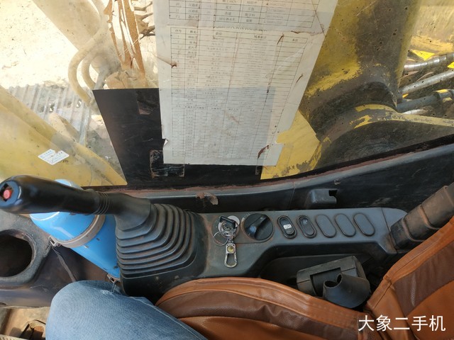 小松 PC210LC-8(800mm履带板) 挖掘机