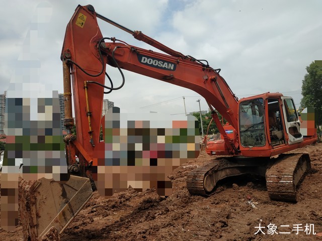 斗山 DH220-5 挖掘机