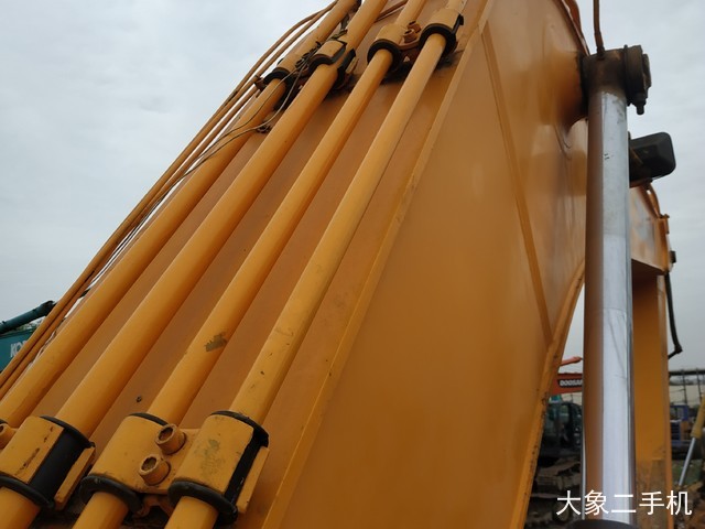 三一重工 SY215C-8 挖掘机