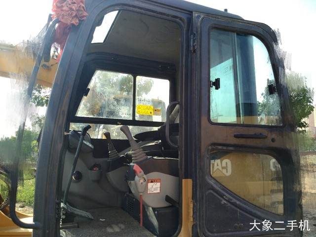 徐工 XE260C 挖掘机