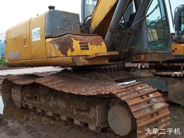 徐工 XE150D 挖掘机