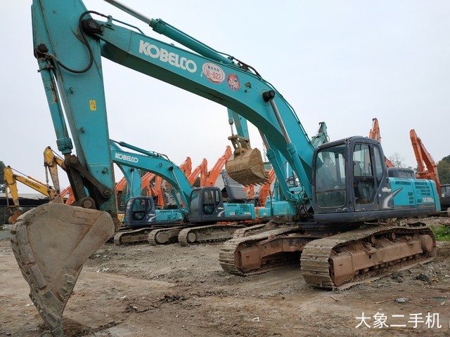 神钢 SK350LC-8 挖掘机