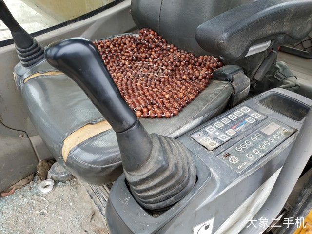 徐工 XE215CA 挖掘机