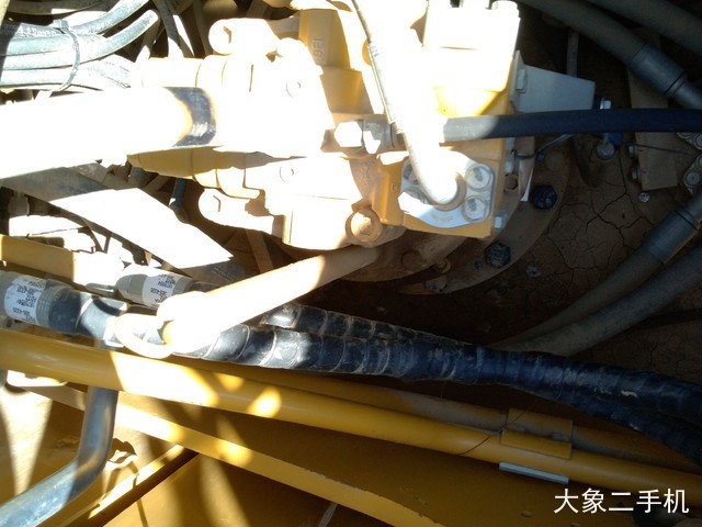 卡特彼勒 323D2L 挖掘机