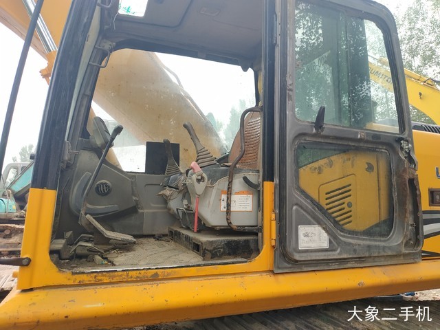 龙工 LG6225 挖掘机