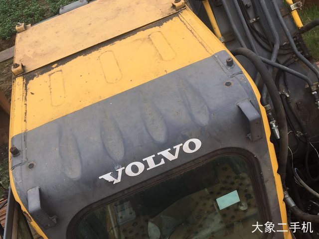 沃尔沃 EC210B 挖掘机