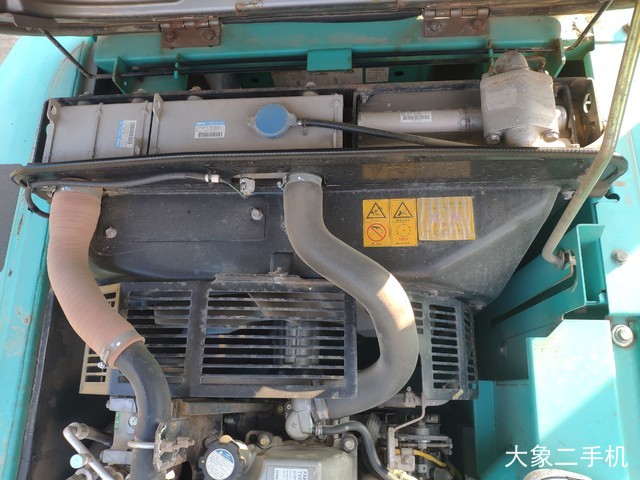 神钢 SK200-8 挖掘机