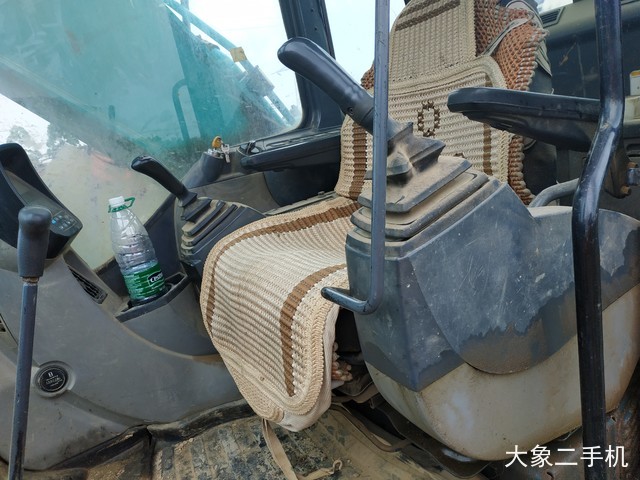 神钢 SK250-8 挖掘机