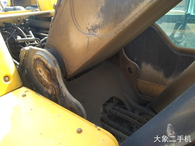 沃尔沃 EC210B 挖掘机