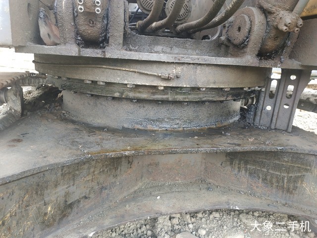 沃尔沃 EC240B 挖掘机