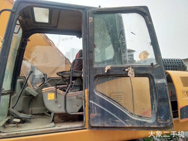 雷沃重工 FR220-7 挖掘机