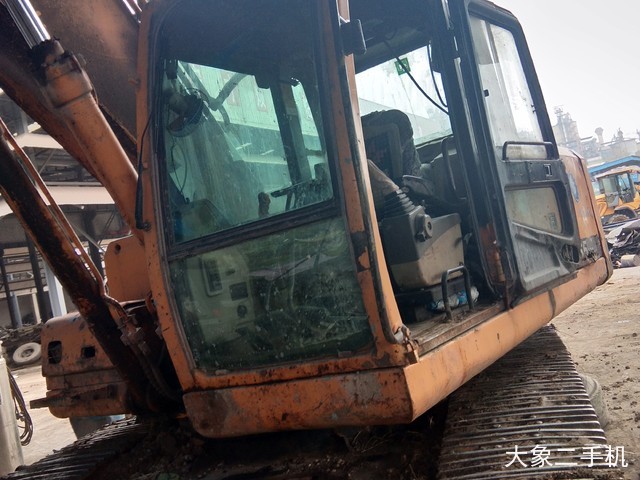 现代 R225LC-7 挖掘机