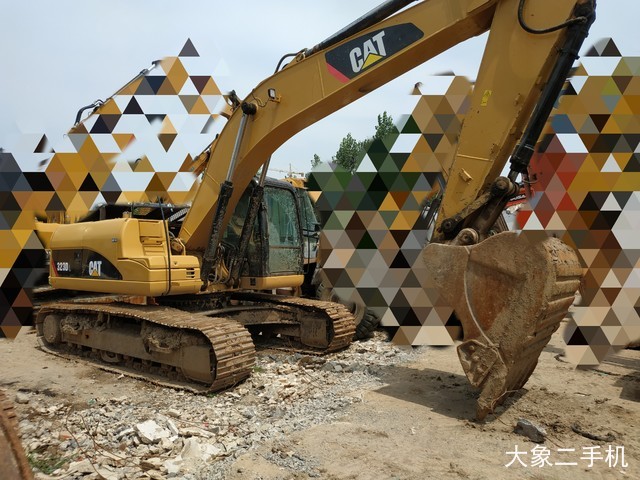 卡特彼勒 323DL 挖掘机