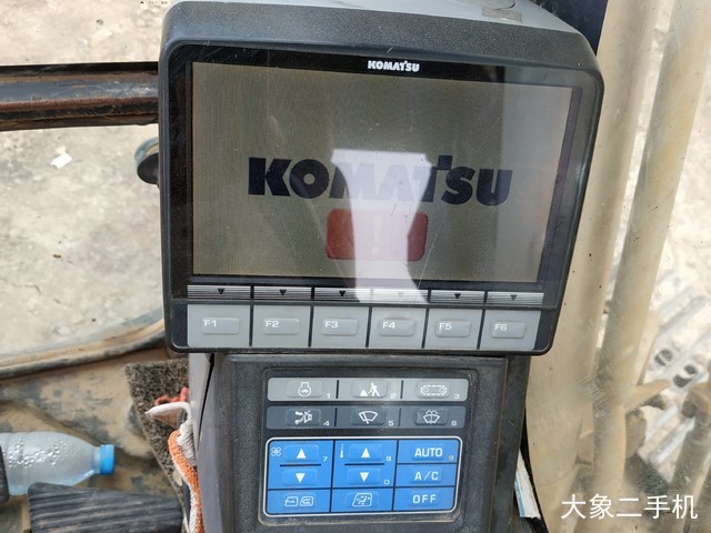 小松 PC200-8 挖掘机