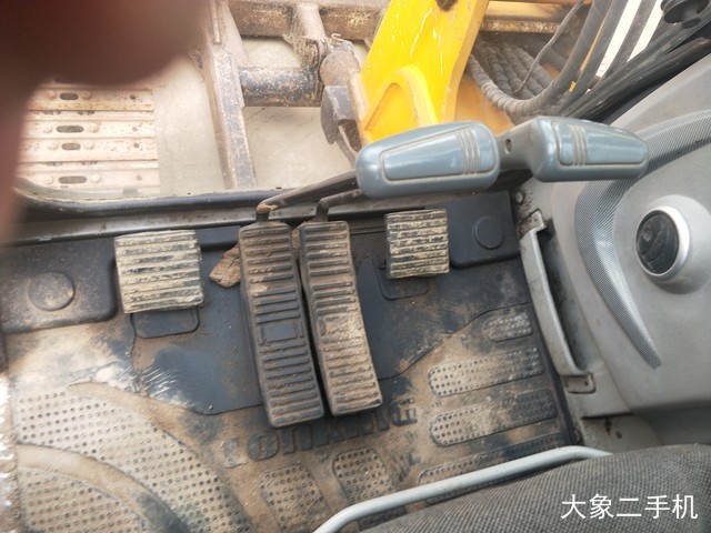 龙工 LG6060 挖掘机