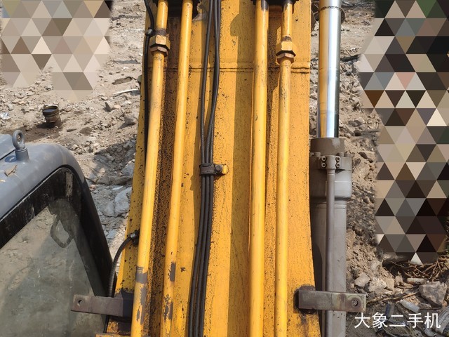 徐工 XE260C 挖掘机