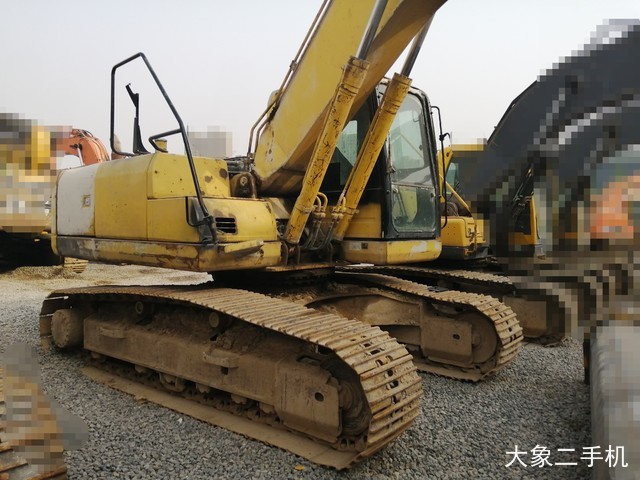 小松 PC200-8 挖掘机