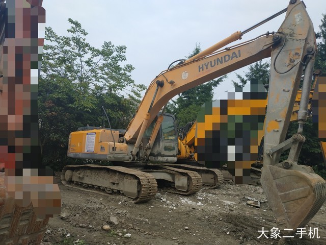 现代 R225LC-7 挖掘机