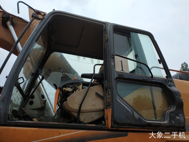 凯斯 CX300B 挖掘机