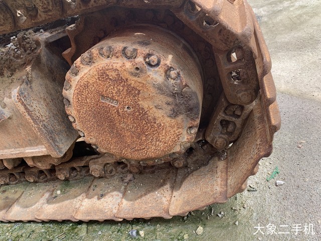 现代 R215-7C 挖掘机