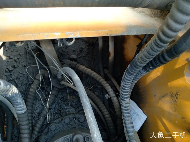 徐工 XE260C 挖掘机