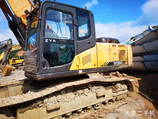 三一重工 SY235C-9 挖掘机