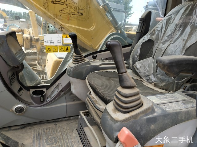 徐工 XE370CA 挖掘机