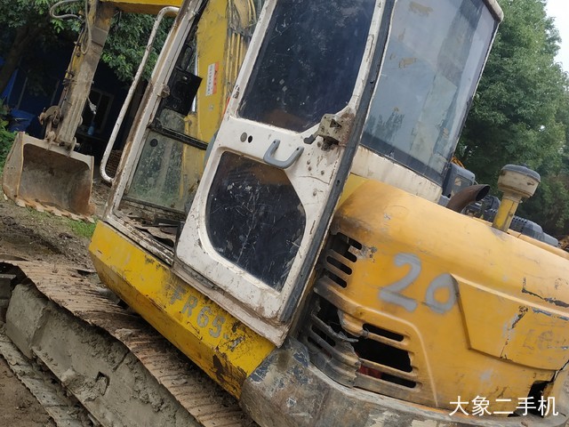 雷沃重工 FR65-7 挖掘机