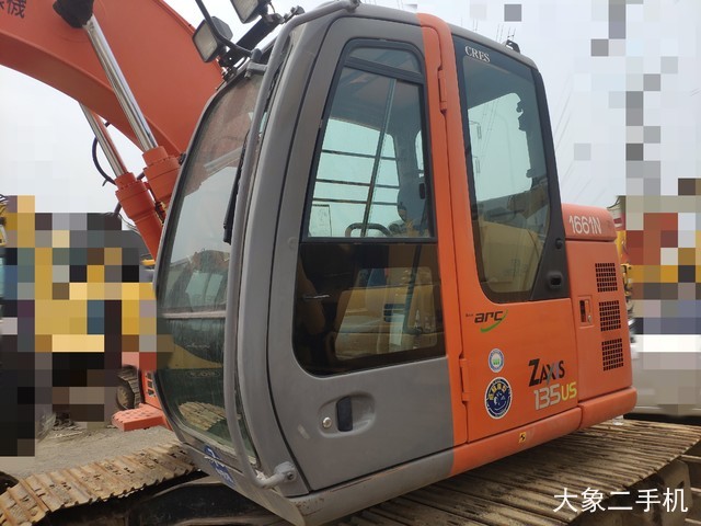 日立 ZX135US 挖掘机