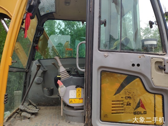 山东临工 LG690E 挖掘机