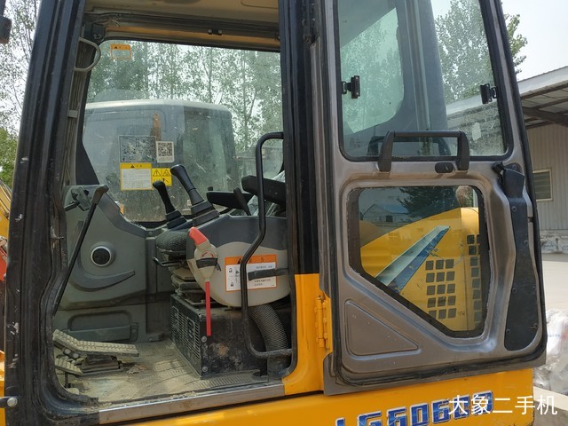 龙工 LG6060D 挖掘机