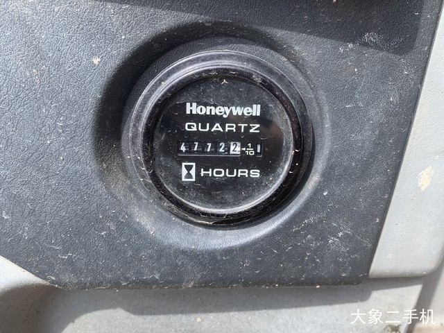 现代 R215-7 挖掘机