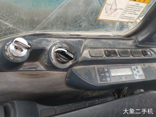 神钢 SK270D-8 挖掘机