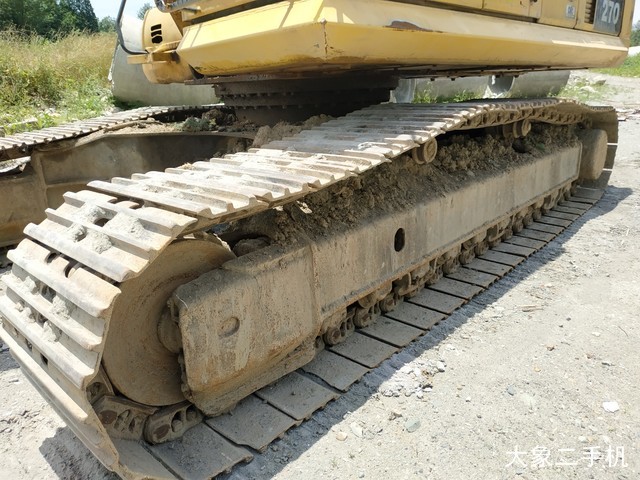 小松 PC240LC-8 挖掘机