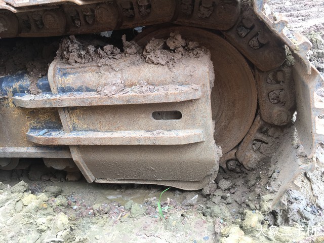 徐工 XE215D 挖掘机