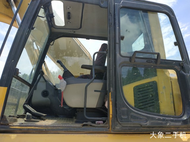 小松 PC240LC-8 挖掘机