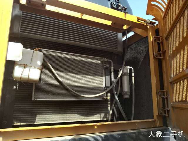 三一重工 SY235C-8 挖掘机