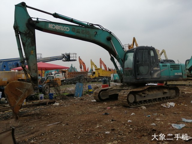 神钢 SK250-8 挖掘机
