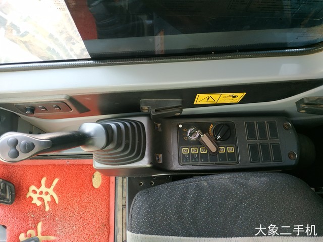 现代 R215LVS 挖掘机