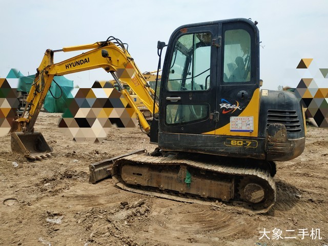 现代 R60-7 挖掘机