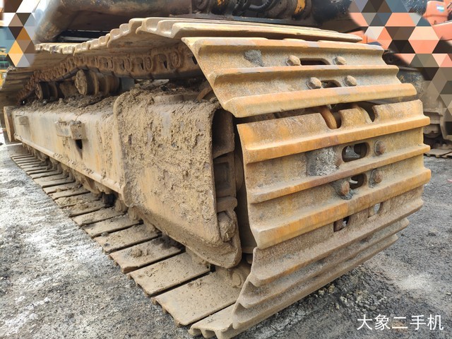 现代 R265LC-7 挖掘机