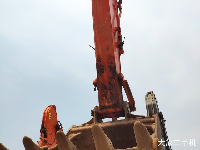 斗山 DX225LC 挖掘机