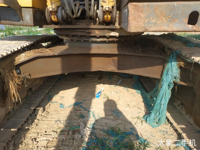 山东临工 LG6135E 挖掘机