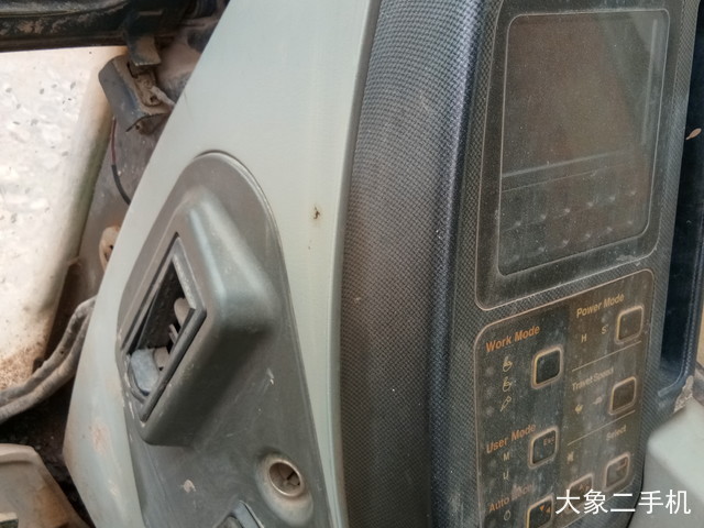 现代 R265LC-7 挖掘机