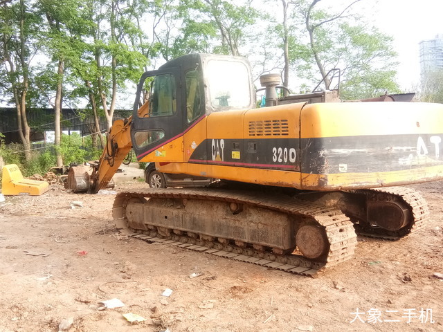 龙工 LG6215 挖掘机