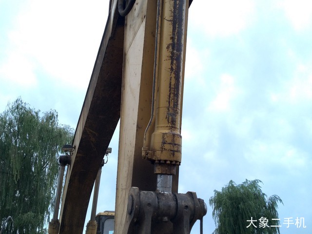 卡特彼勒 320B 挖掘机