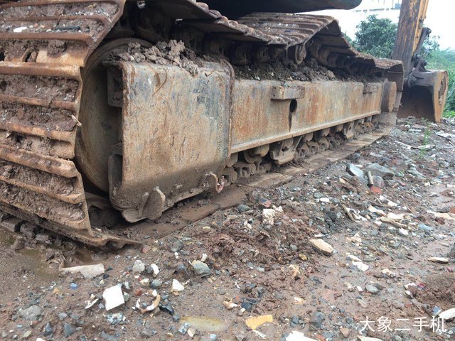 现代 R375LC-7 挖掘机