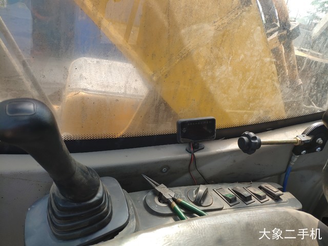 徐工 XE260C 挖掘机