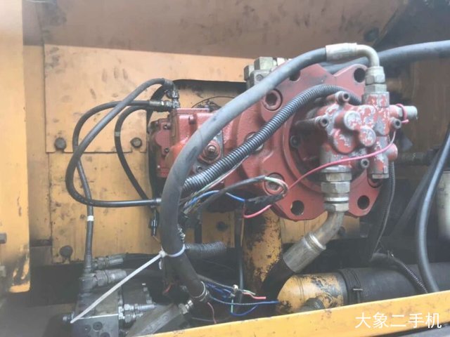 现代 R225LC-7 挖掘机