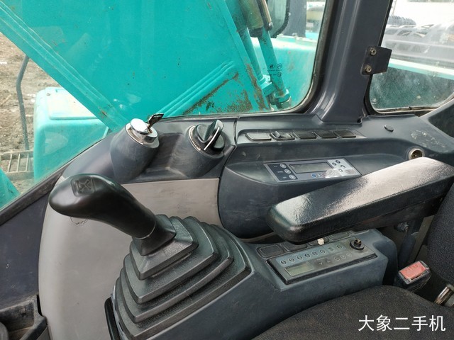 神钢 SK260LC-8 挖掘机